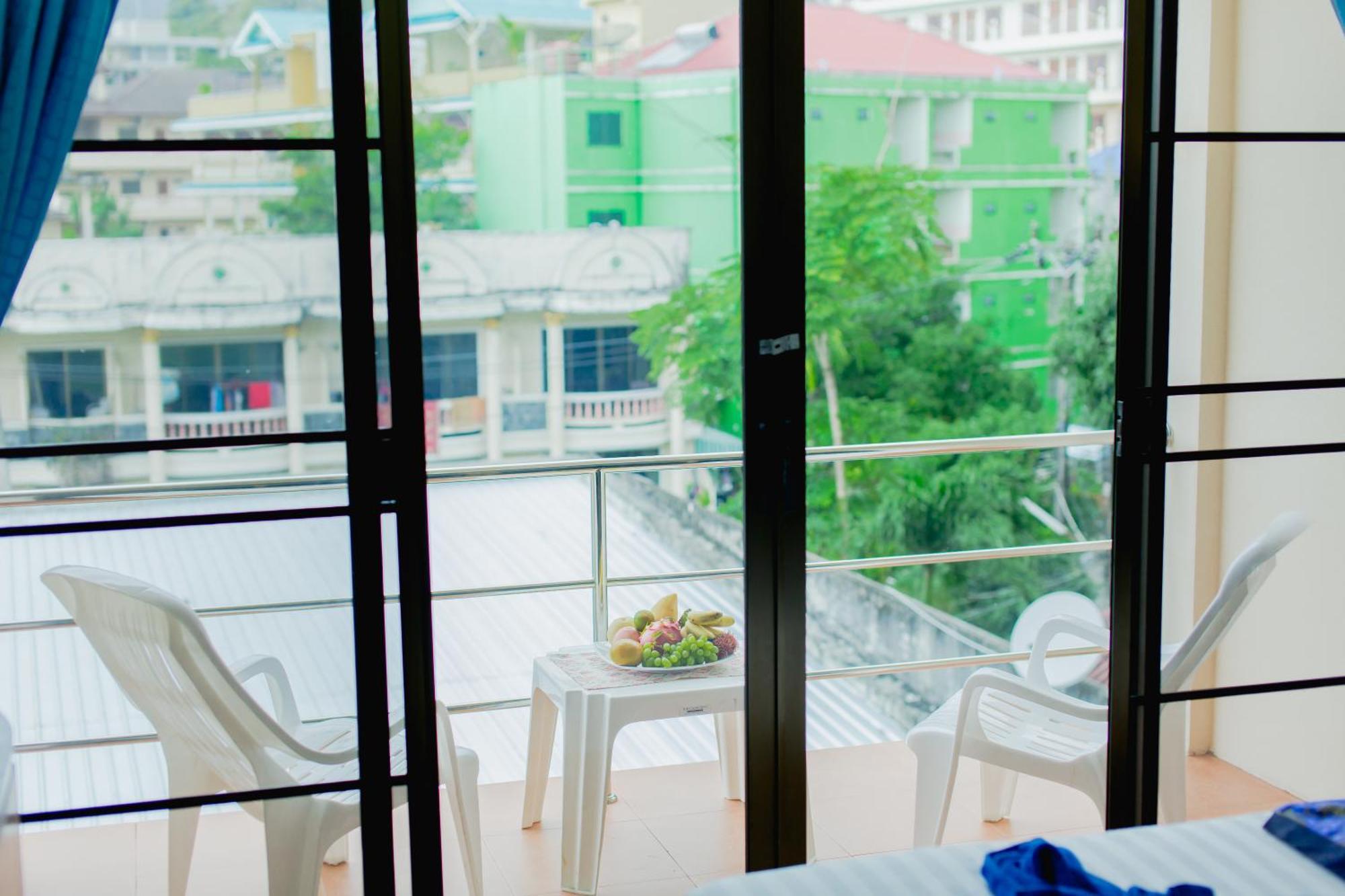 Rk Guesthouse Patong Luaran gambar