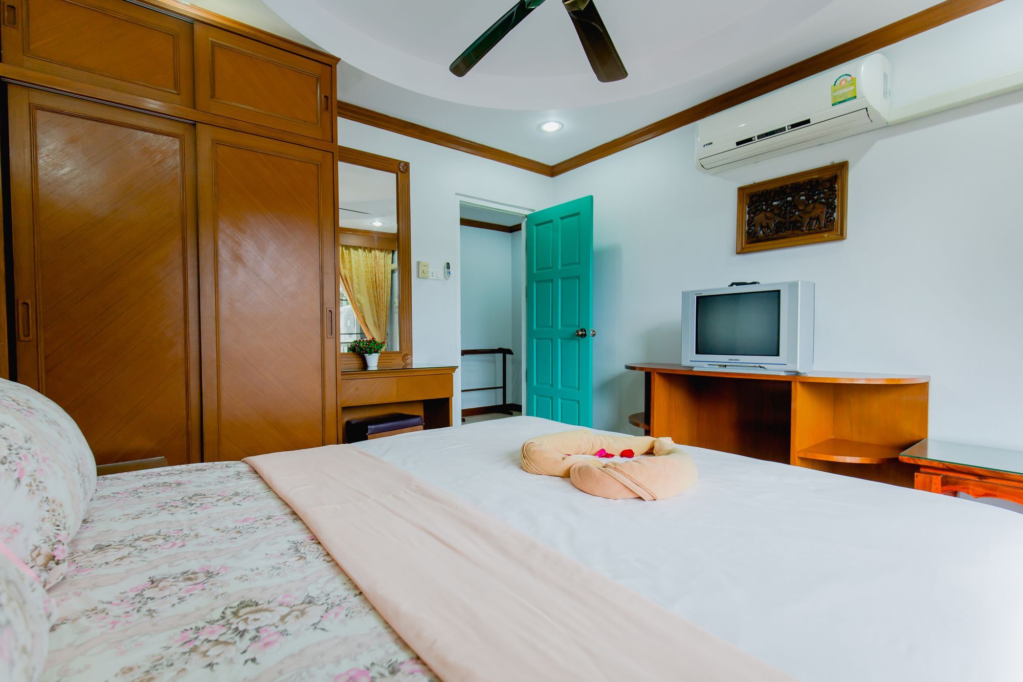 Rk Guesthouse Patong Luaran gambar